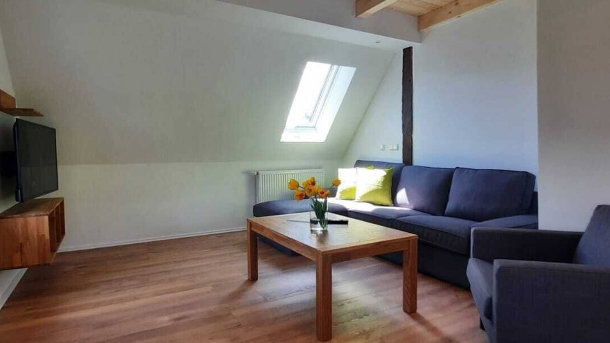 Finnentrop Apartment | Apartment 'Kornkammer' with Shared Garden, Balcony and Wi-Fi