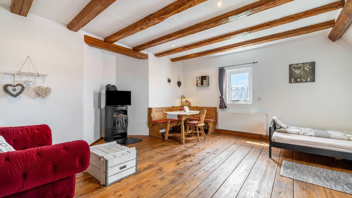 Rosenfeld Apartment | Apartment 'Kornkammer' with Shared Garden and Wi-Fi
