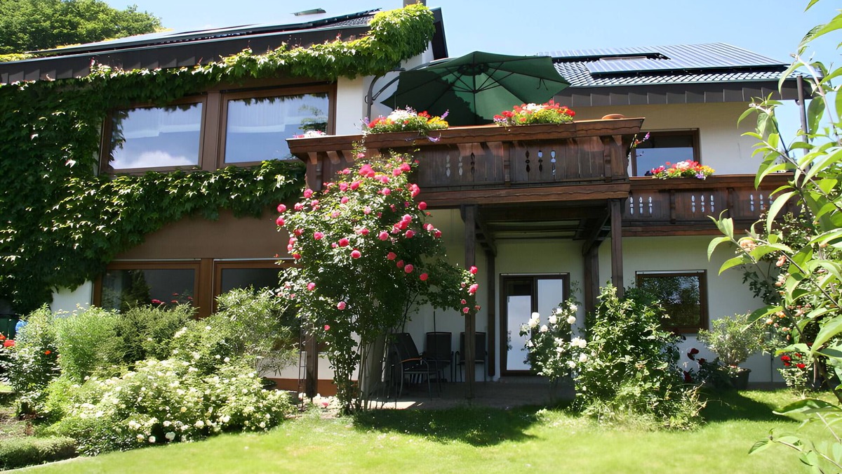Albstadt Apartment | Apartment 'Kreuzbühl' with Terrace, Garden and Wi-Fi