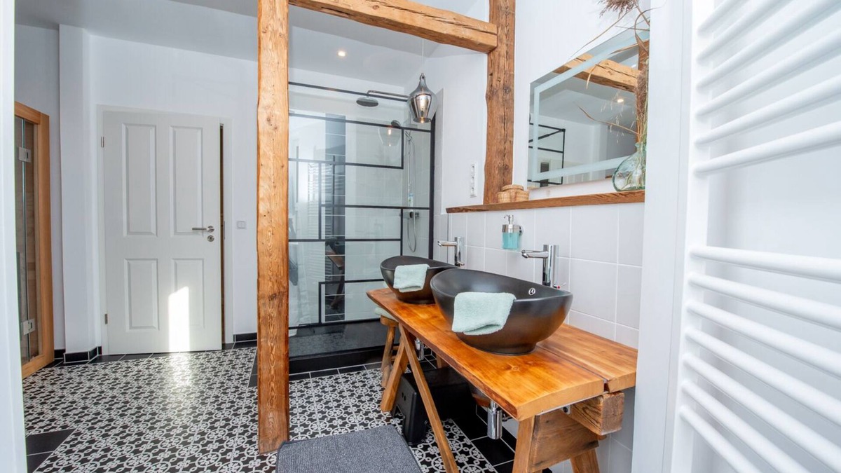 Eisenach Apartment | Apartment Kronprinz with infrared sauna in the city center 100m2