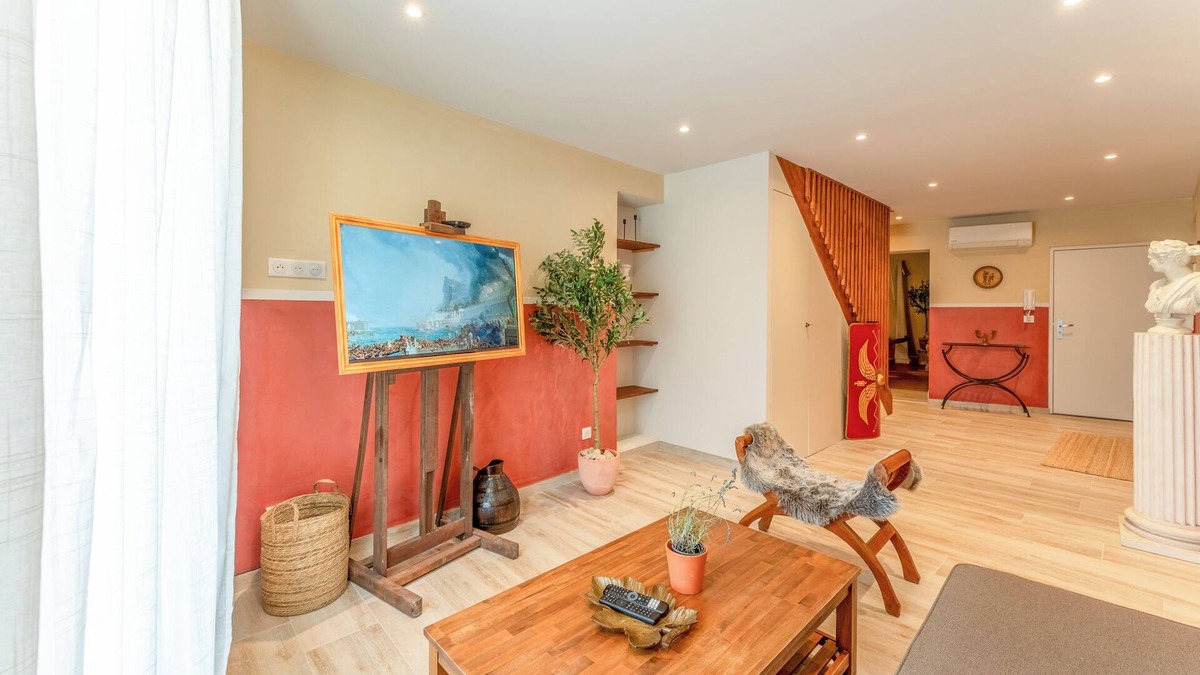 Orange Apartment | Apartment "L'Escale Romaine" in the center of Orange