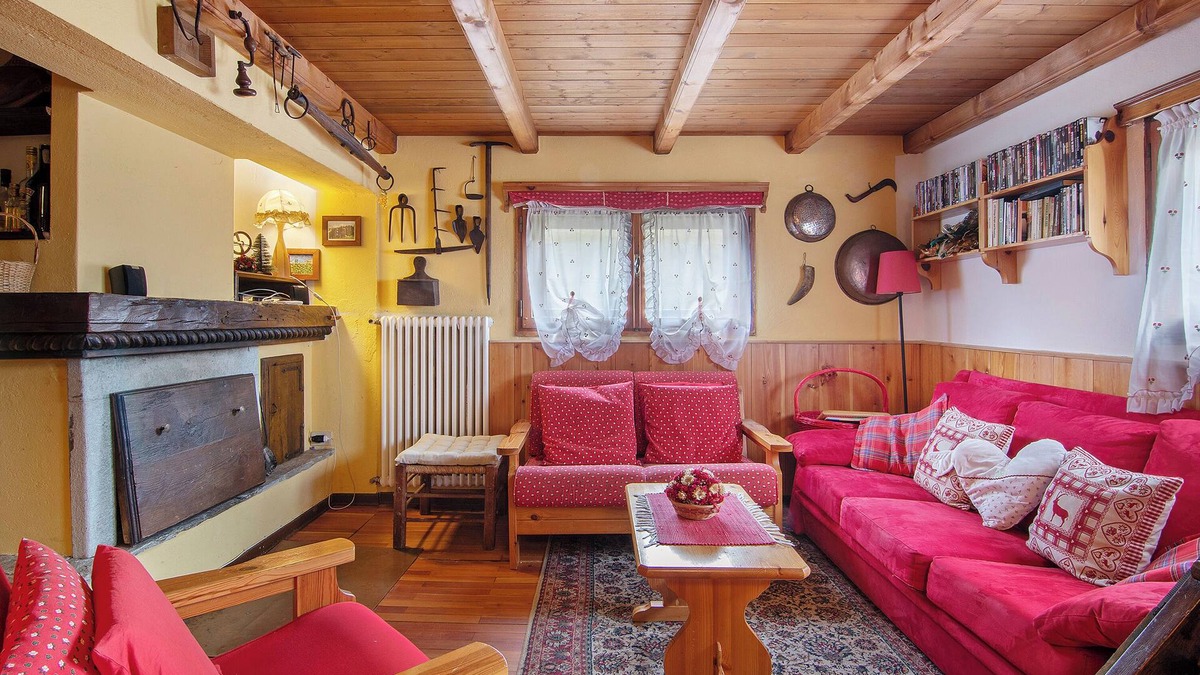 Campodolcino Apartment | Apartment 'La Baita Verde' with Mountain View
