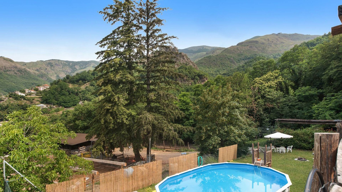 Borzonasca Apartment | Apartment 'La Casa della Nonna' with Mountain View, Pool & Wi-Fi