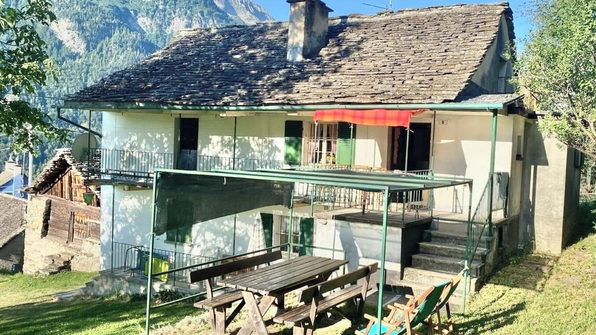 Trasquera Apartment | Apartment "La Casa di Sissy" with Garden & Mountain View, Wi-Fi, Garden & Terrace; Pet Friendly