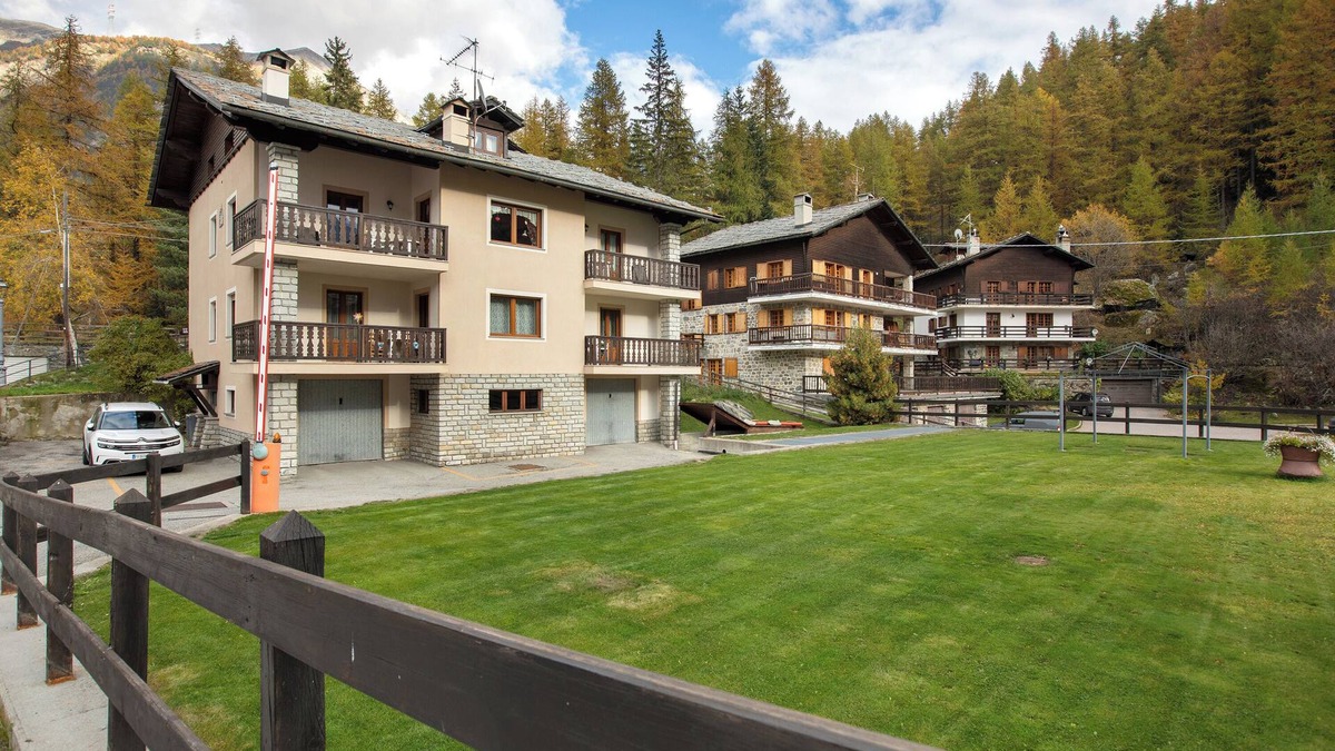Cogne Apartment | Apartment 'La Casa Vacanze Portigliatti' with Mountain View, Private Terrace and Wi-Fi