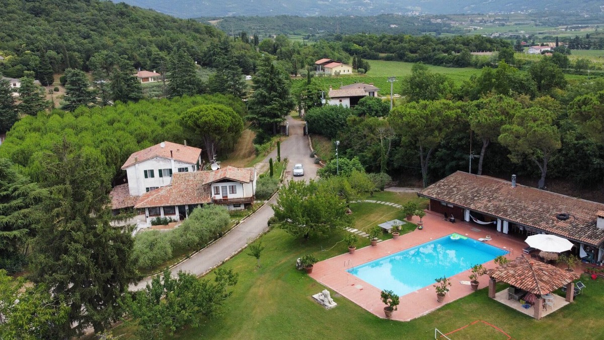 Affi Apartment | Apartment 'La Cavallina Guest House' with Private Pool, Private Garden and Wi-Fi