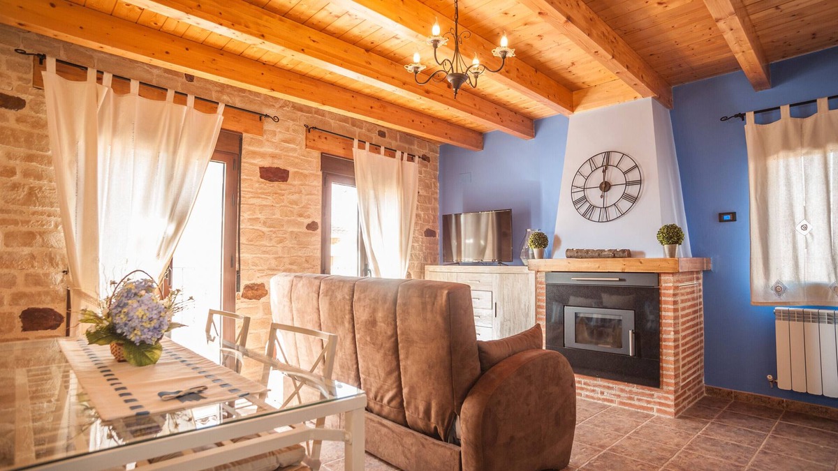 La Mata de los Olmos Apartment | Apartment 'La Mata De Los Olmos' with Balcony and Wi-Fi