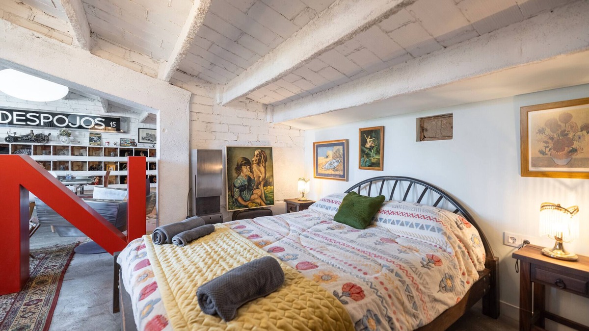 Riudecanyes Apartment | Apartment 'La Fabriqueta Loft' with Mountain View, Wi-Fi and Air Conditioning