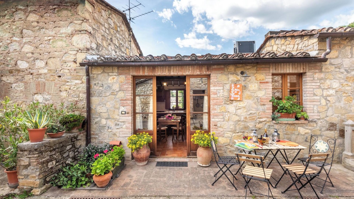 San Sano Apartment | Apartment 'La Casa Di Emma' with Wi-Fi and Air Conditioning