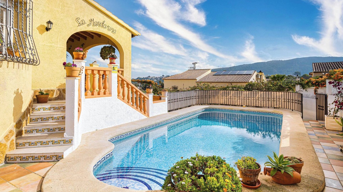 Orba Apartment | Apartment "La Mandarina" with Mountain View, Pool, Wi-Fi, A/C & Terrace