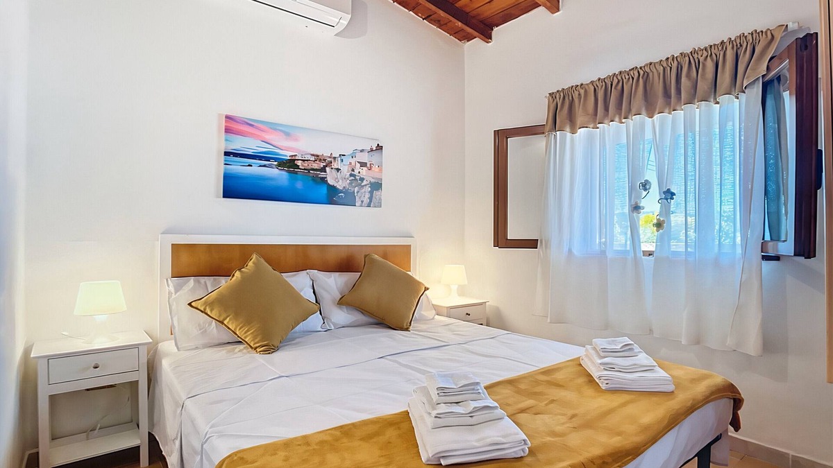 Montincello Apartment | Apartment 'La Mignola - Trilo 4' with Shared Garden, Wi-Fi and Air Conditioning