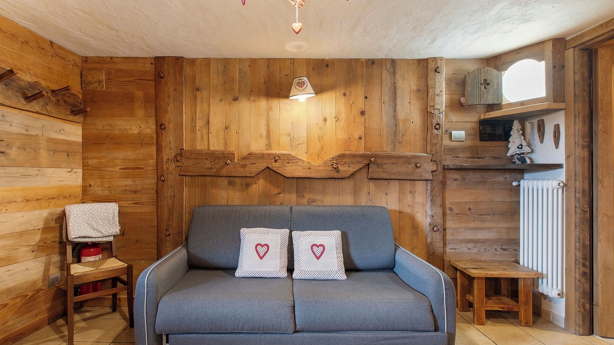 Charvensod Apartment | Apartment 'La Remisa' with Shared Terrace, Shared Garden and Wi-Fi