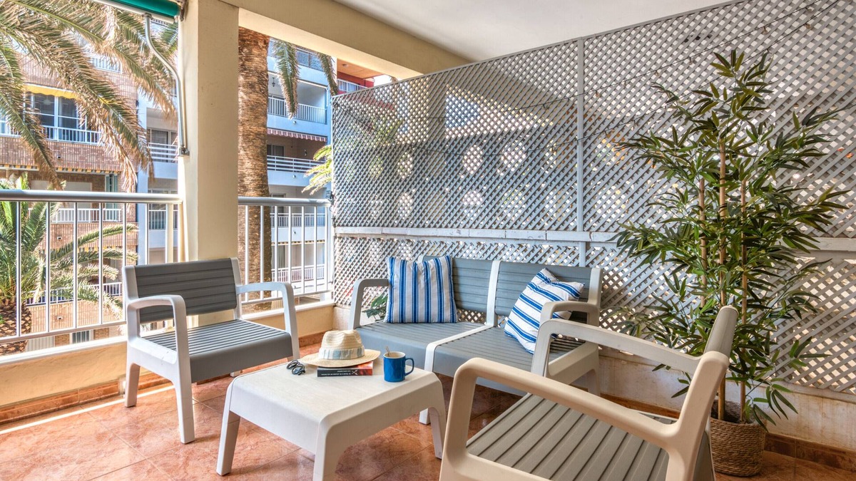Mareny Barraquetes Apartment | Apartment 'La Terraza De Palmeres' with Sea View, Wi-Fi and Air Conditioning