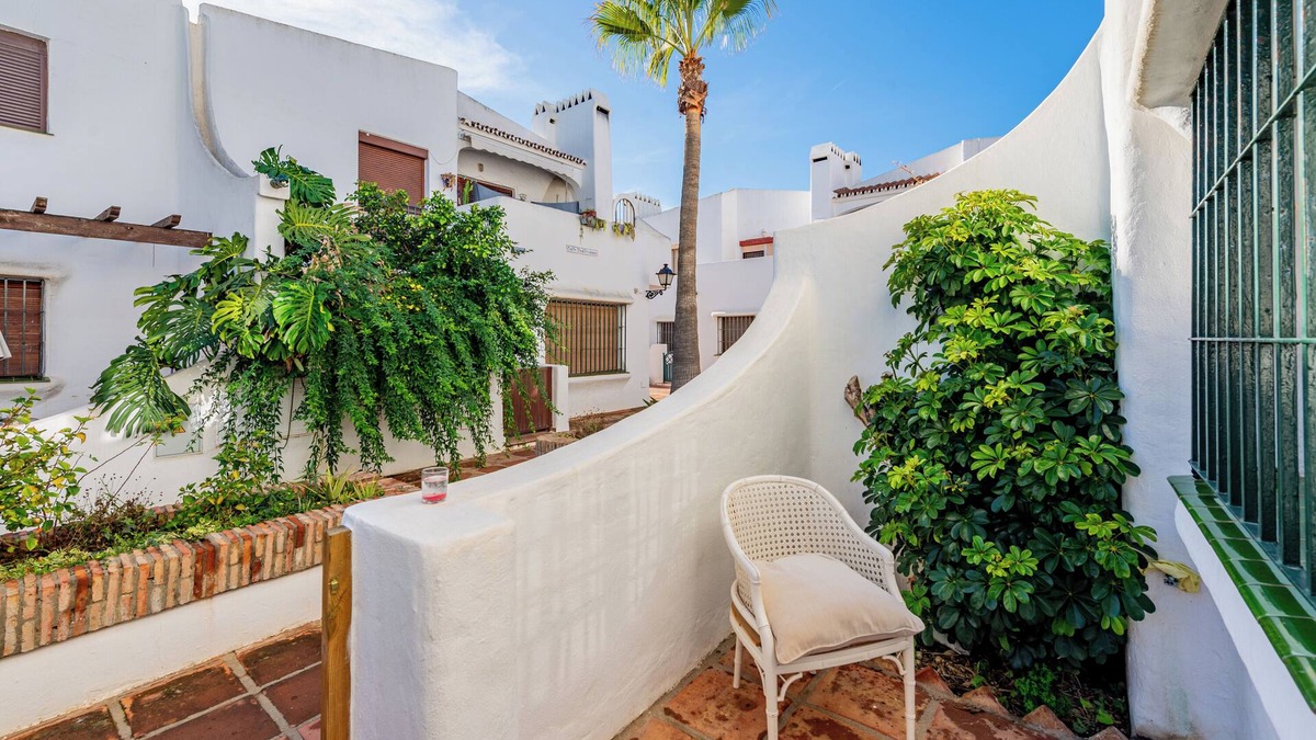 Castillo de Sabinillas Apartment | Apartment 'Las Gaviotas' with Private Terrace