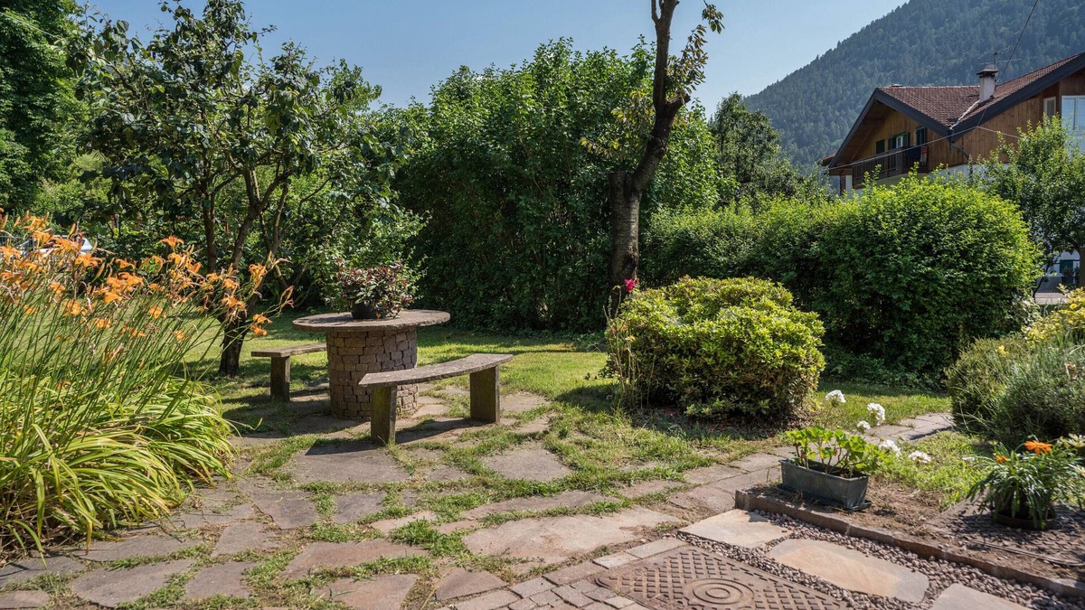 Lona-Lases Apartment | Apartment 'Lases Piano Terra' with Mountain View, Private Terrace and Wi-Fi