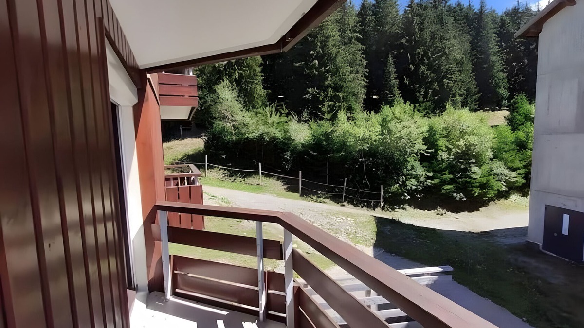 Les Adrets Apartment | Apartment 'Le May'hé - Studio Cabin and Balcony' with Mountain View and Balcony