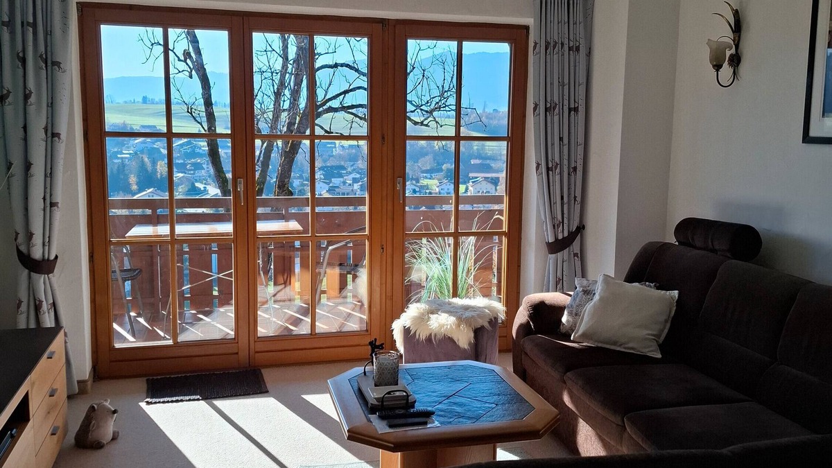 Staig Apartment | Apartment 'Leni' with Balcony and Wi-Fi