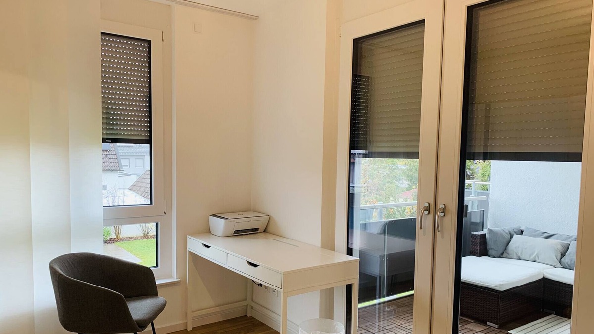 Leonberg Apartment | Apartment 'Leonberg' with Balcony and Wi-Fi