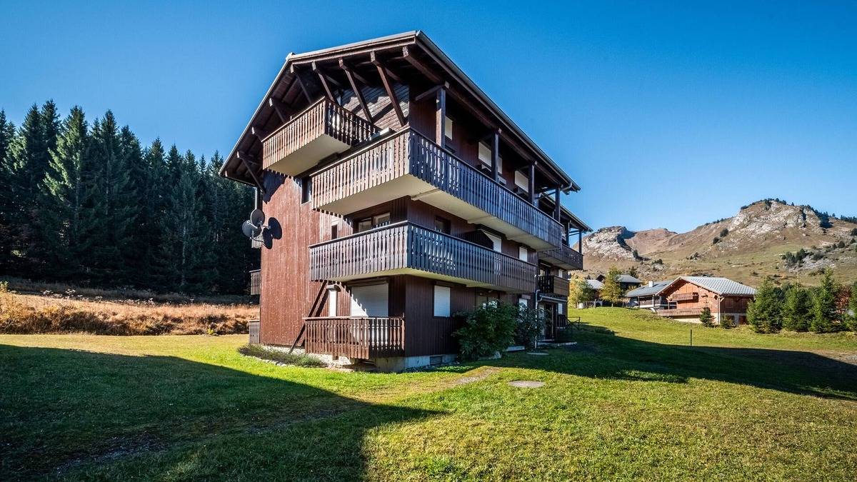 Le Praz de Lys Apartment | Apartment 'Les 3 Lys - 25 M² - Le Praz De Lys' with Mountain View, Shared Garden and Balcony