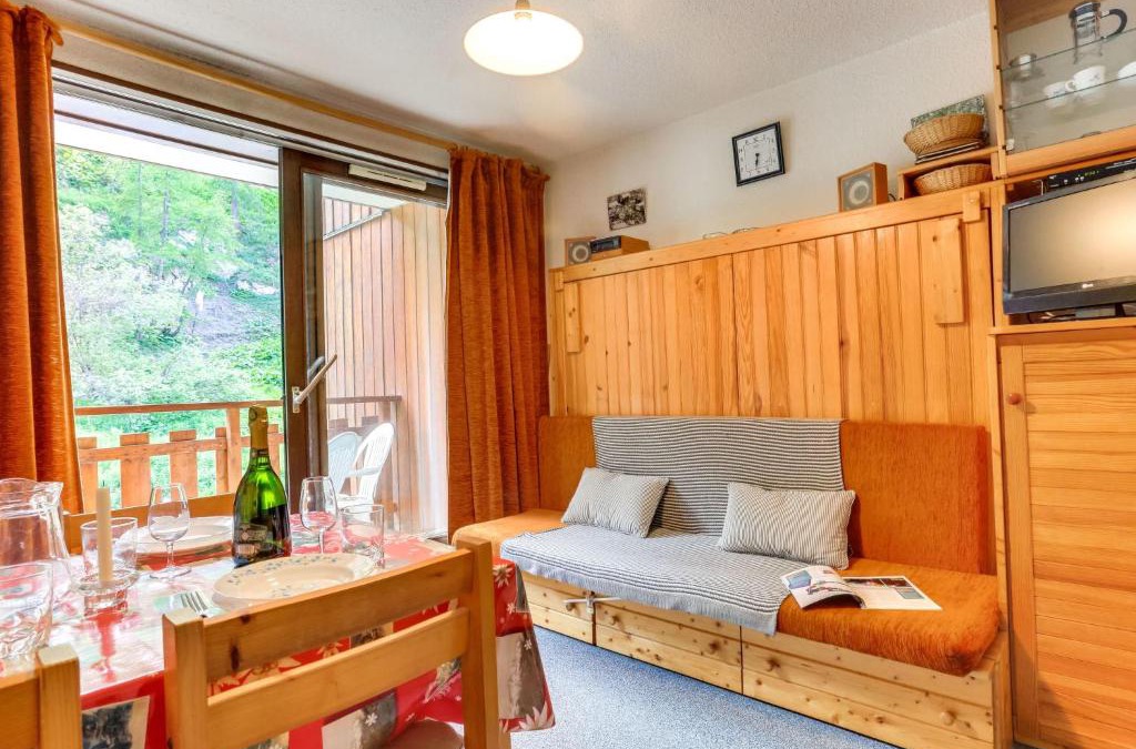 Les Boisses Apartment | Apartment Les Olympiques - Tignes 1800-10 by Interhome