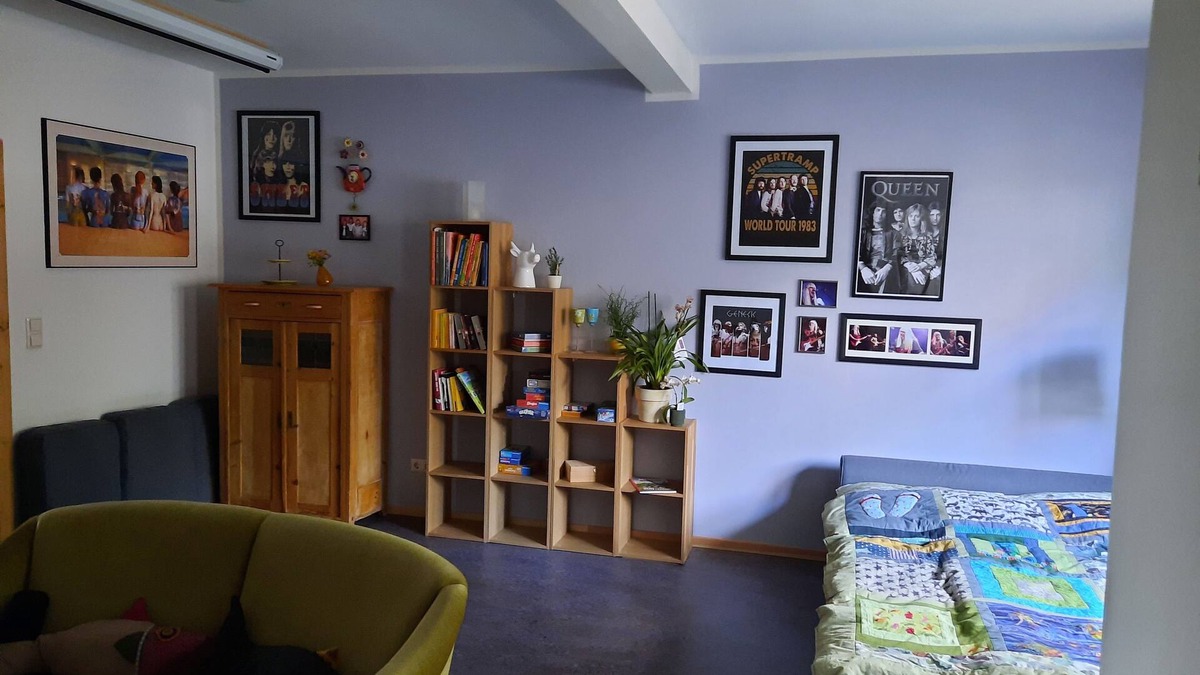Fritzlar Apartment | Apartment Lila Zimmer - Ferienwohnungen Alter Frisörsalon