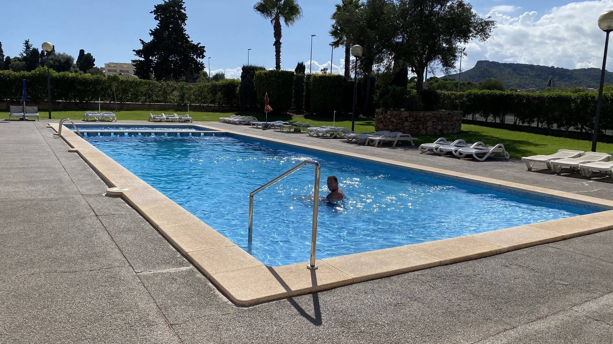 Cala Bona Apartment | Apartment Lili Cala Bona-Pool-Private Sunbeds-nr Beach-direct airport bus-A/C