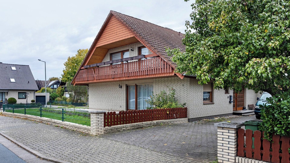 Lebenstedt Apartment | Apartment 'Livingroom Raf1 Apartments Nr 1' with Private Terrace, Balcony and Wi-Fi