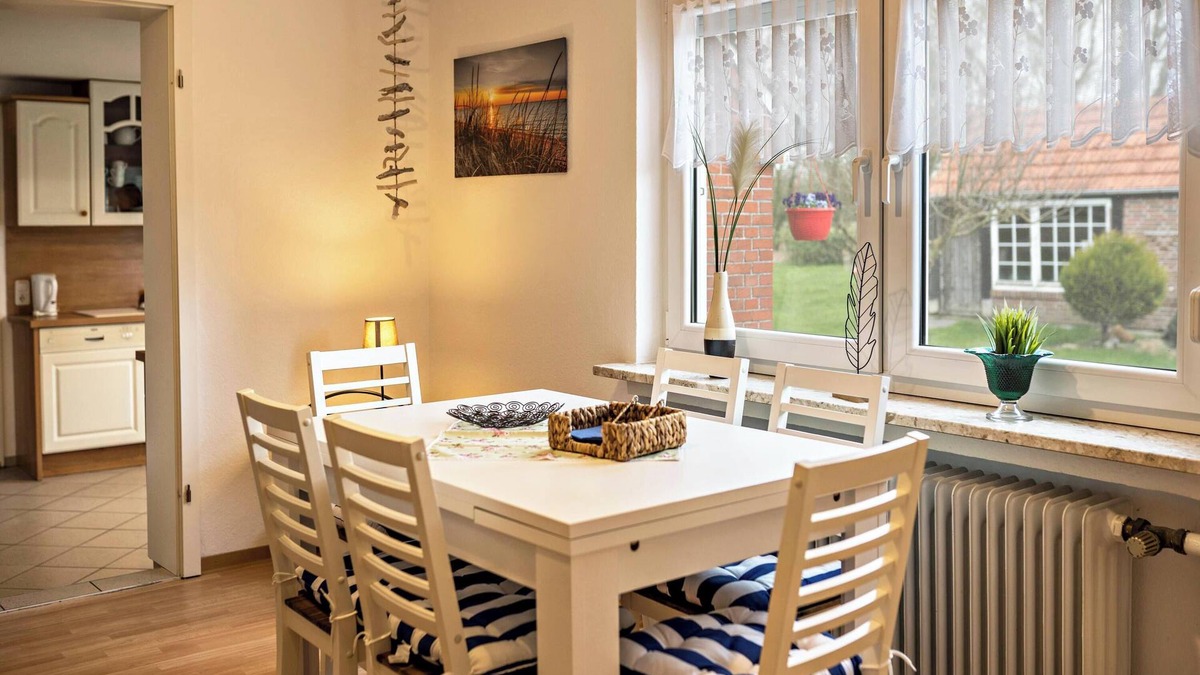 Hinrichsfehn Apartment | Apartment "Llojan" Close to the North Sea with Wi-Fi, Shared Terrace & Garden