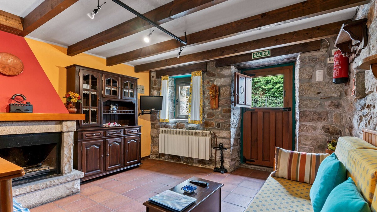 Caunedo House | Apartment 'Lorences C' with Mountain View
