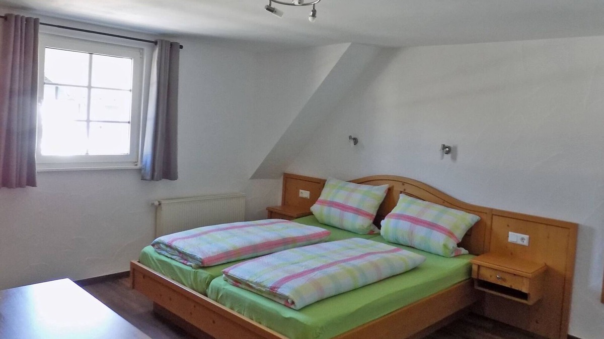 Finnentrop Apartment | Apartment 'Löwenzahn' with Shared Garden, Balcony and Wi-Fi