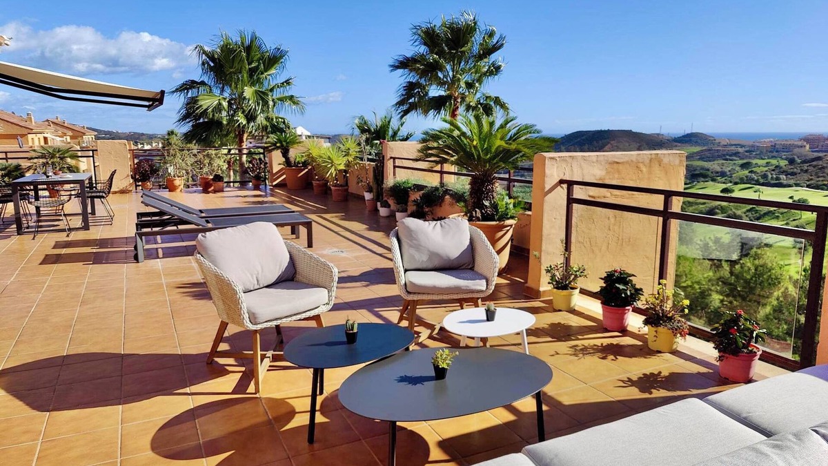 Mijas Apartment | Apartment 'Luxurious Penthouse with 150m2 Terrace', Pool, Wi-Fi & A/C