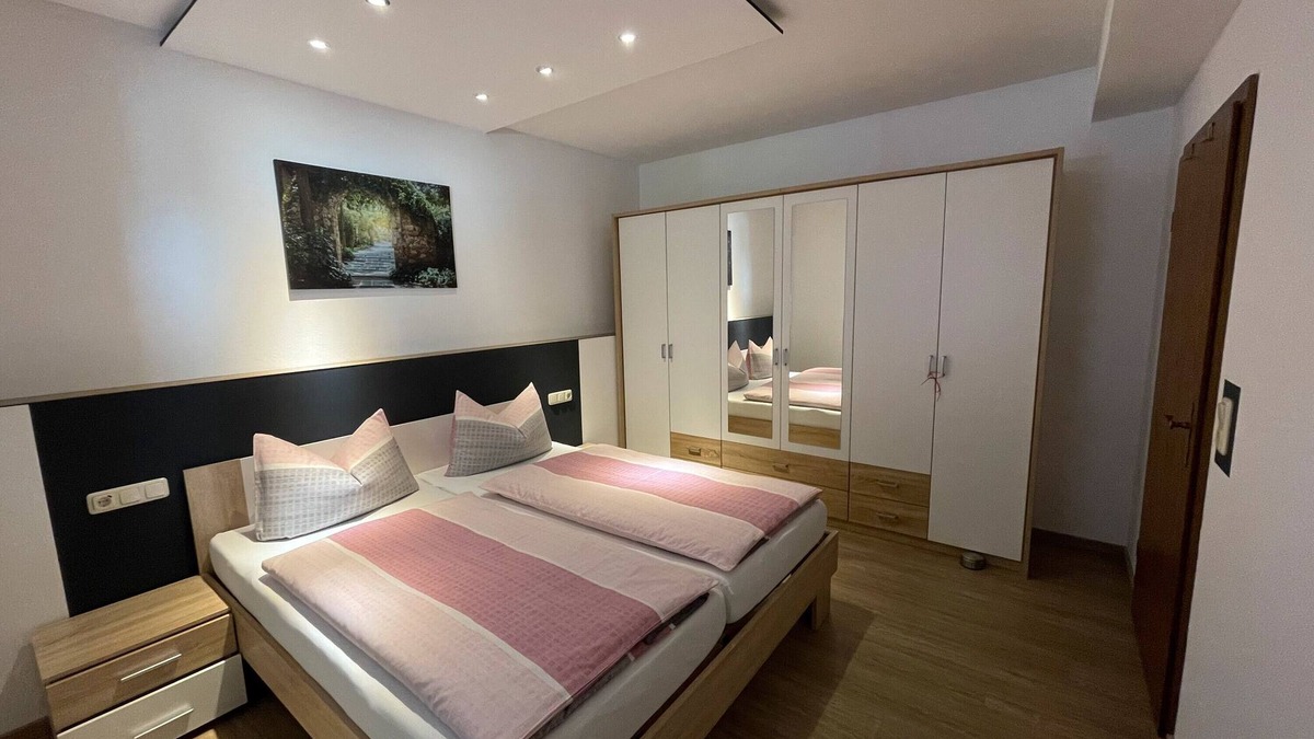 Hollfeld Apartment | Apartment 'M Keller' with Shared Terrace, Shared Garden and Wi-Fi