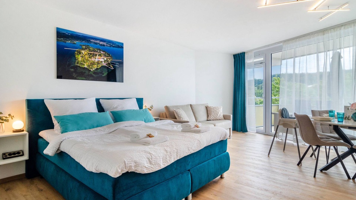 Uhldingen-Muehlhofen Apartment | Apartment 'Mainaublick – Luxury, Pool and Sauna' with Balcony and Wi-Fi
