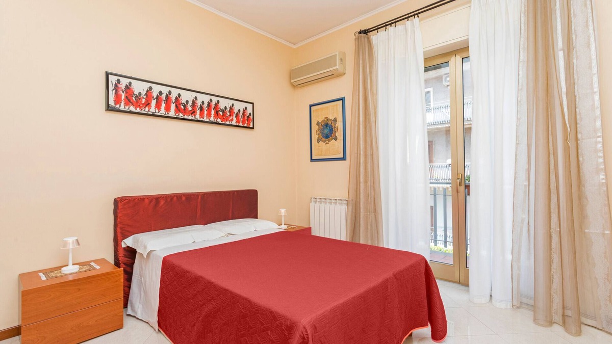 Belpasso Apartment | Apartment 'Magnolia House' with Mountain View, Balcony and Wi-Fi