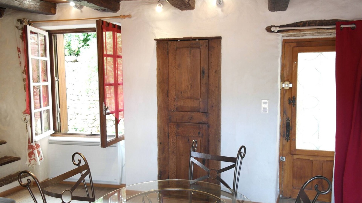 Olargues House | Apartment 'Maison Dans Village Médiéval' with Wi-Fi