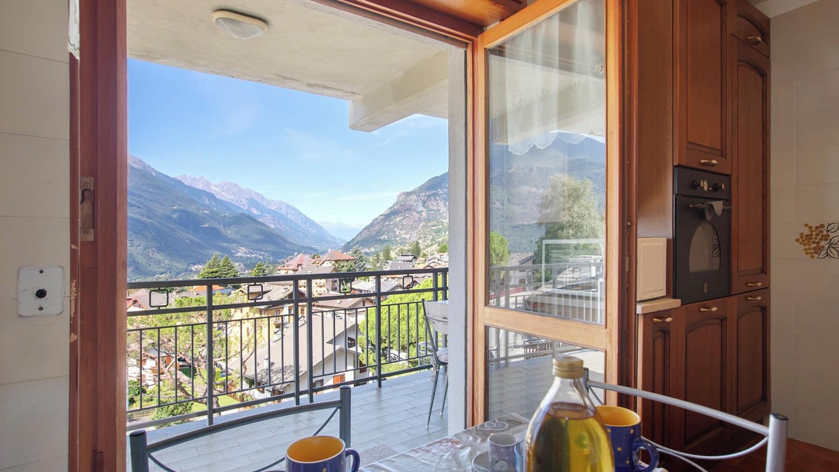 Saint-Vincent Apartment | Apartment 'Maison Du Soleil - Bien-être' with Mountain View, Private Terrace and Wi-Fi