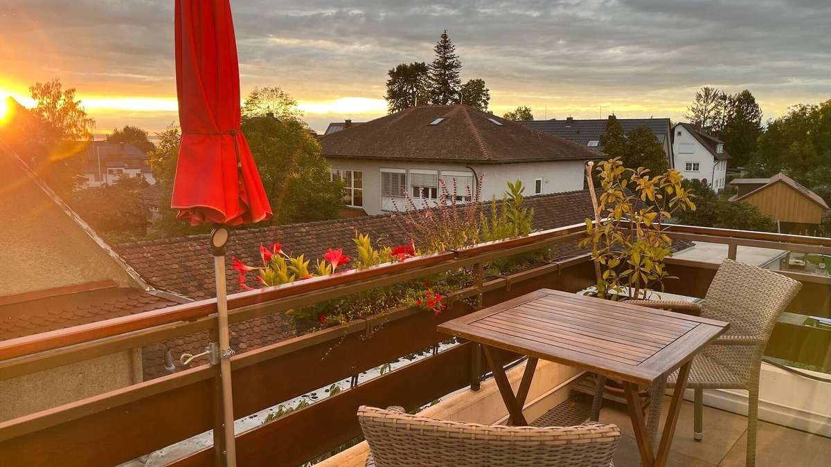 Nonnenhorn Apartment | Apartment 'Maisonette Am See' with Lake View, Wi-Fi and Air Conditioning
