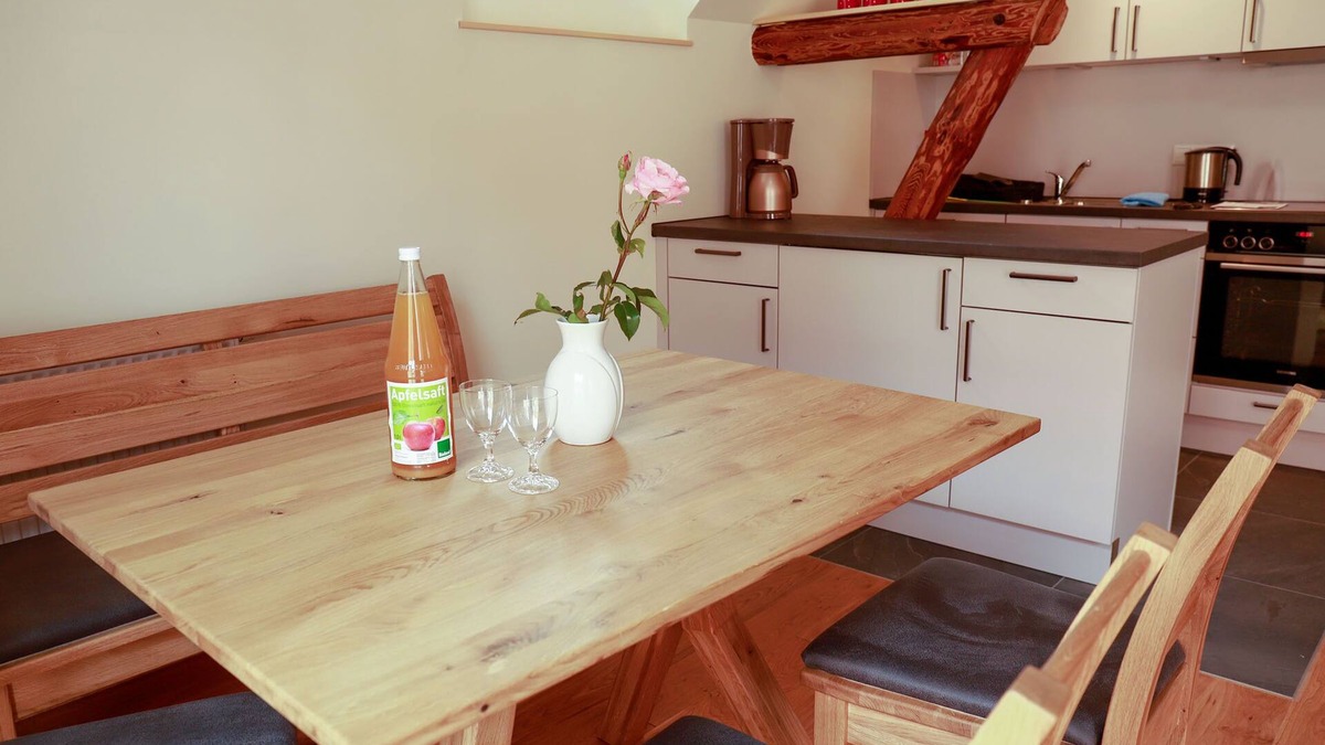 Monchsondheim Apartment | Apartment 'Maisonette Ferienwohnung Tenne' with Shared Garden, Balcony and Wi-Fi
