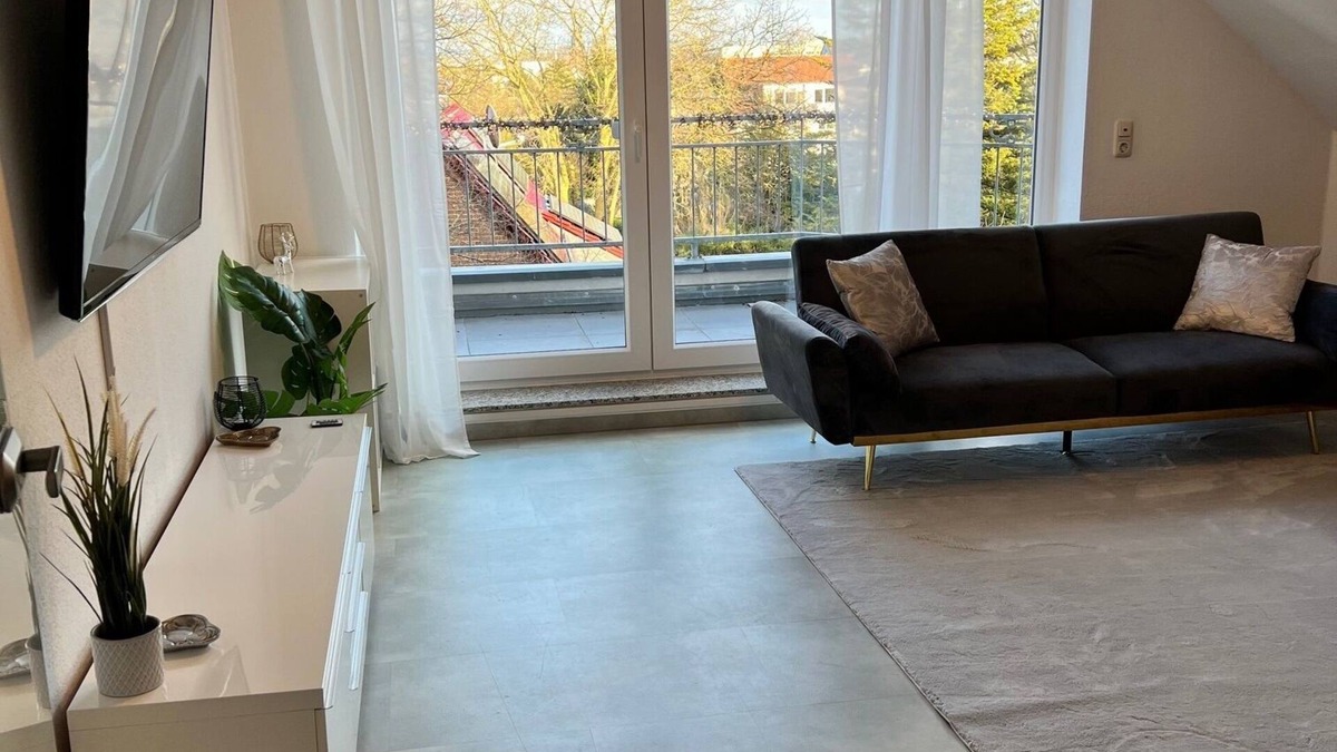 Rhein-Erft-Kreis District Apartment | Apartment 'Maisonette Wohnung Frechen City' with Private Terrace, Wi-Fi and Air Conditioning
