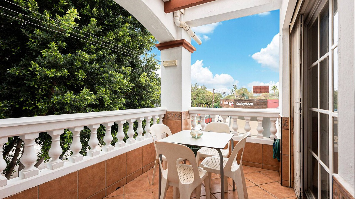 Campanillas Apartment | Apartment 'Manoli' with Mountain View, Wi-Fi and Air Conditioning