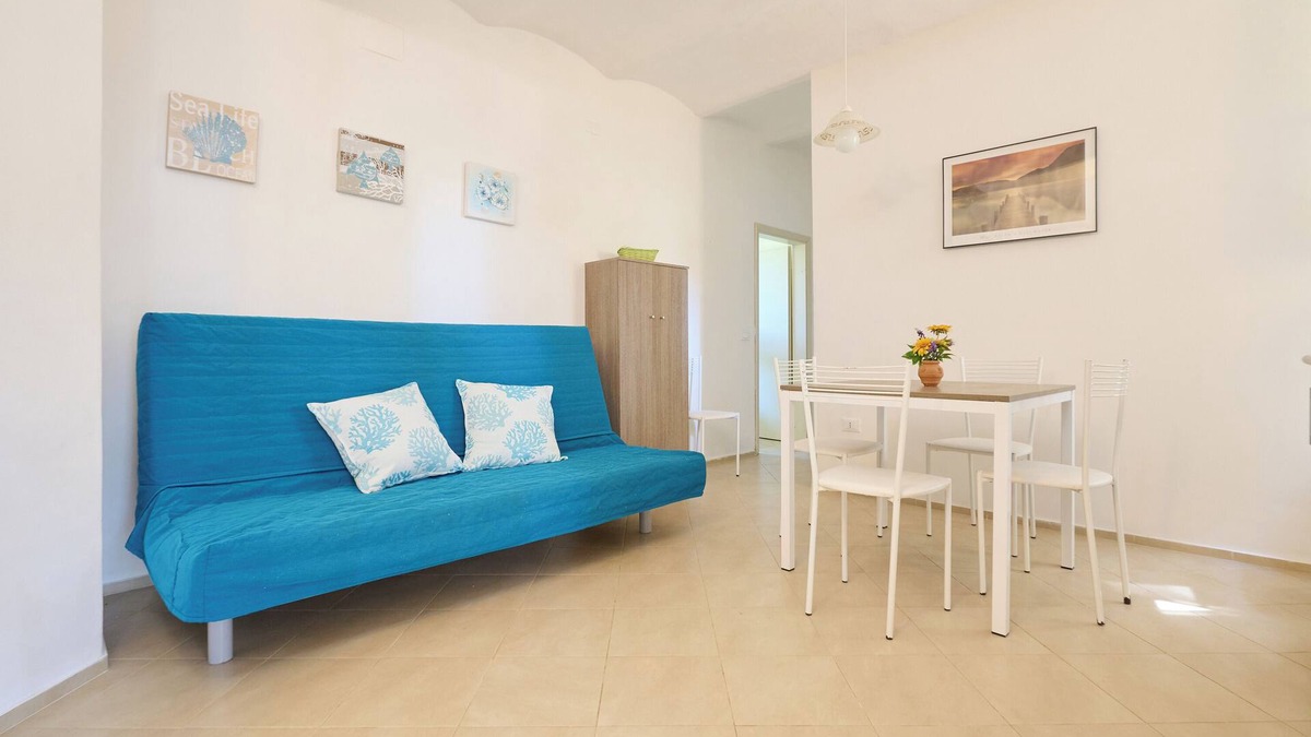 Piombino Apartment | Apartment "Mare Etrusco 8" with Shared Garden & Wi-Fi