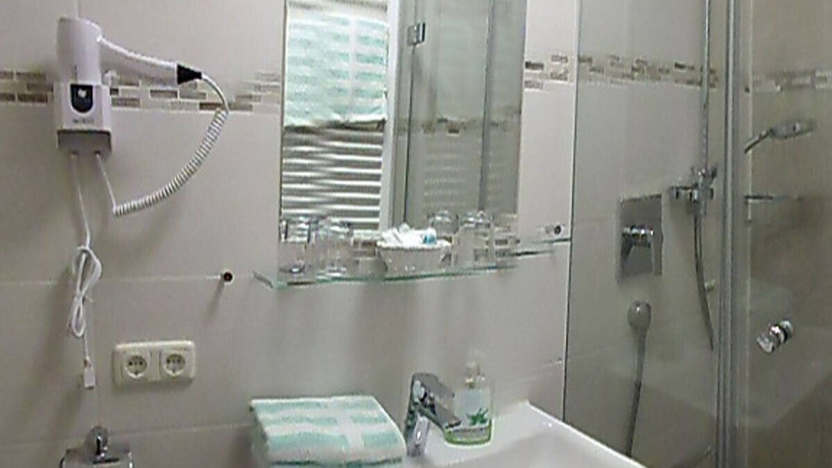 Rohrdorf Apartment | Apartment Margerite with 1 separate bedroom, living room with kitchen