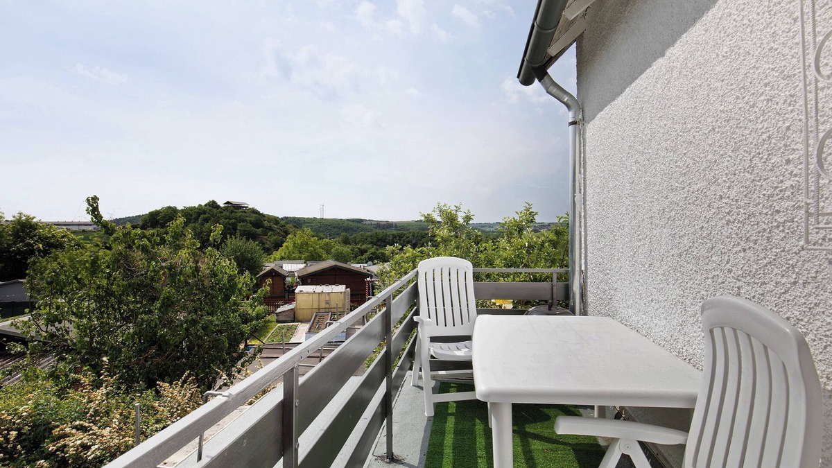 Mayen Apartment | Apartment 'Maria Laach Und Nürburgring' with Balcony and Wi-Fi