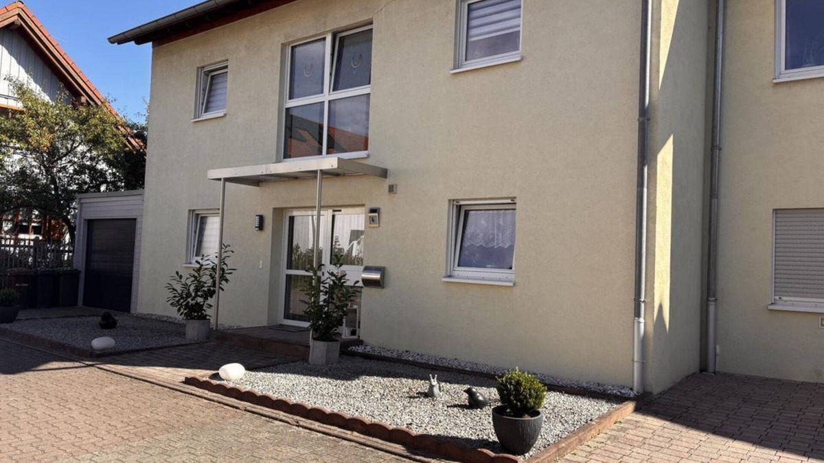 Schwegenheim Apartment | Apartment Marion's Schmuckkästchen - apartment/apartment, shower and bathtub,