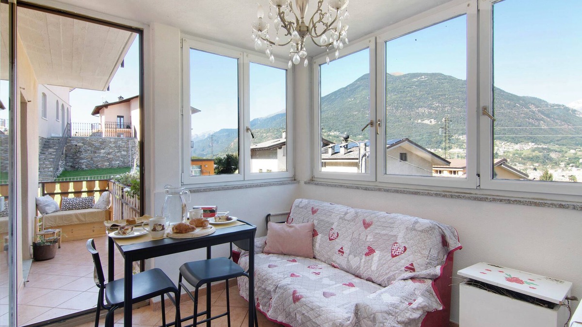 Valtellina Apartment | Apartment 'Mary House 3' with Mountain View, Balcony and Wi-Fi