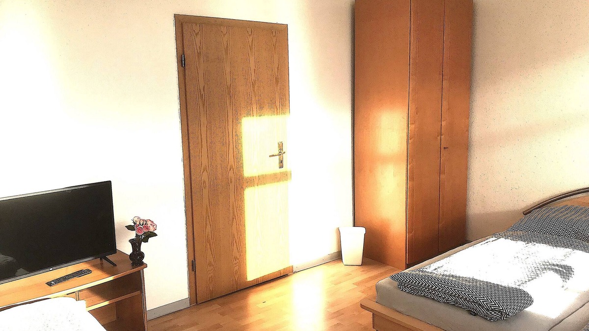 Meerane Apartment | Apartment 'Meeraner Parkresidenz Schmied' with Wi-Fi