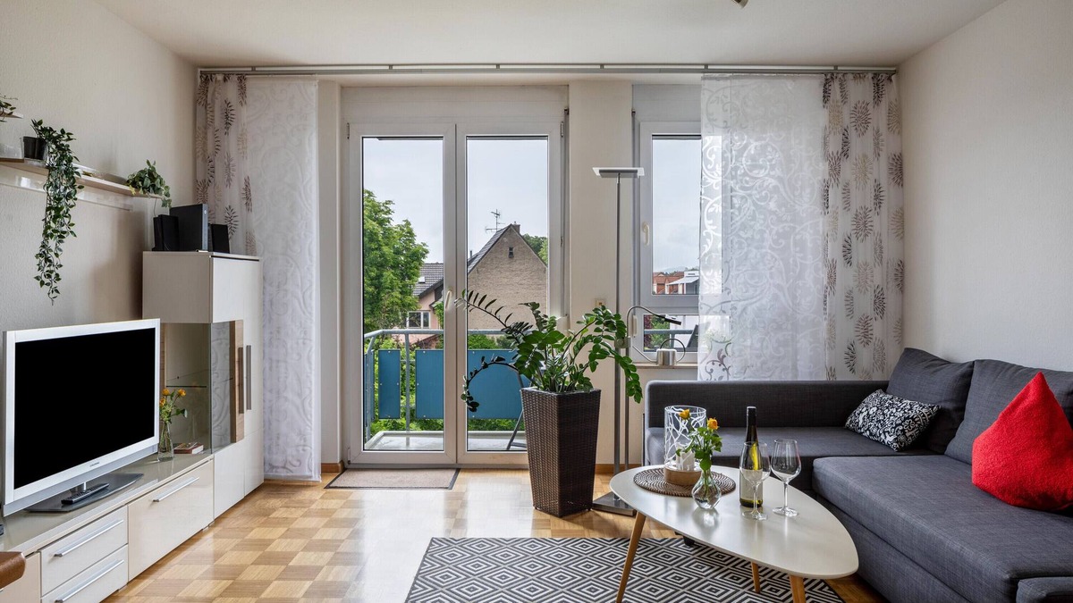 Breisach Apartment | Apartment 'Meienreis' with Balcony and Wi-Fi