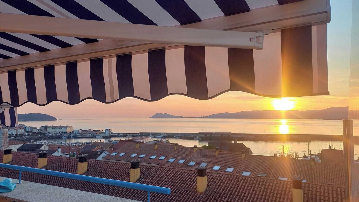 Portosin Apartment | Apartment 'Mirador Da Ria' with Sea View, Shared Pool and Wi-Fi