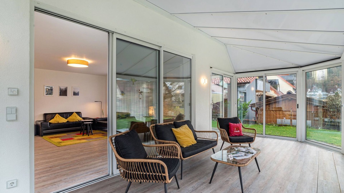 Calmbach Apartment | Apartment 'Mit Wintergarten' with Private Terrace, Private Garden and Wi-Fi