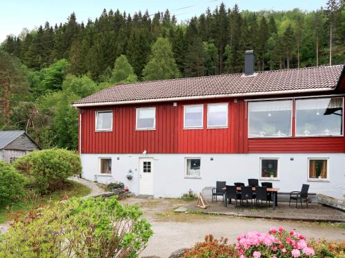 Florø Apartment | Apartment Mjellhaugen by Interhome